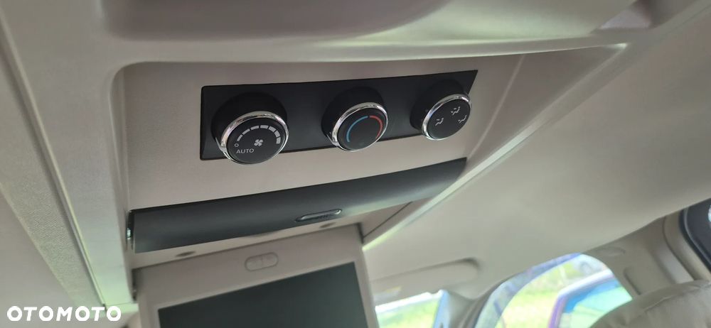 Chrysler Town & Country 3.6 Touring - 10