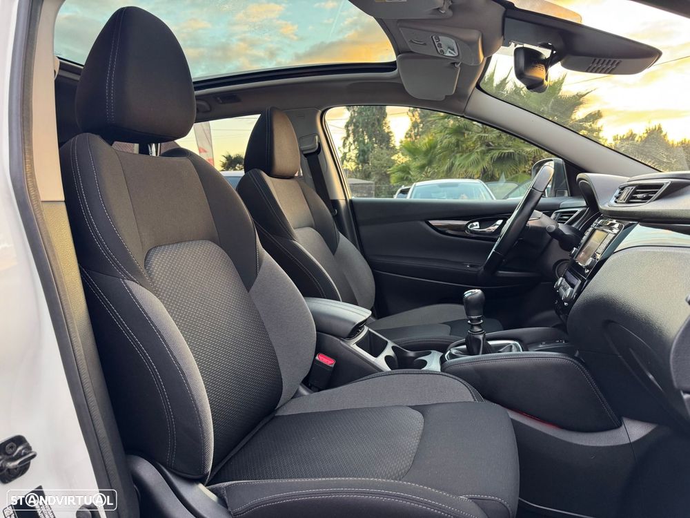 Nissan Qashqai 1.5 dCi N-Connecta J18 - 29