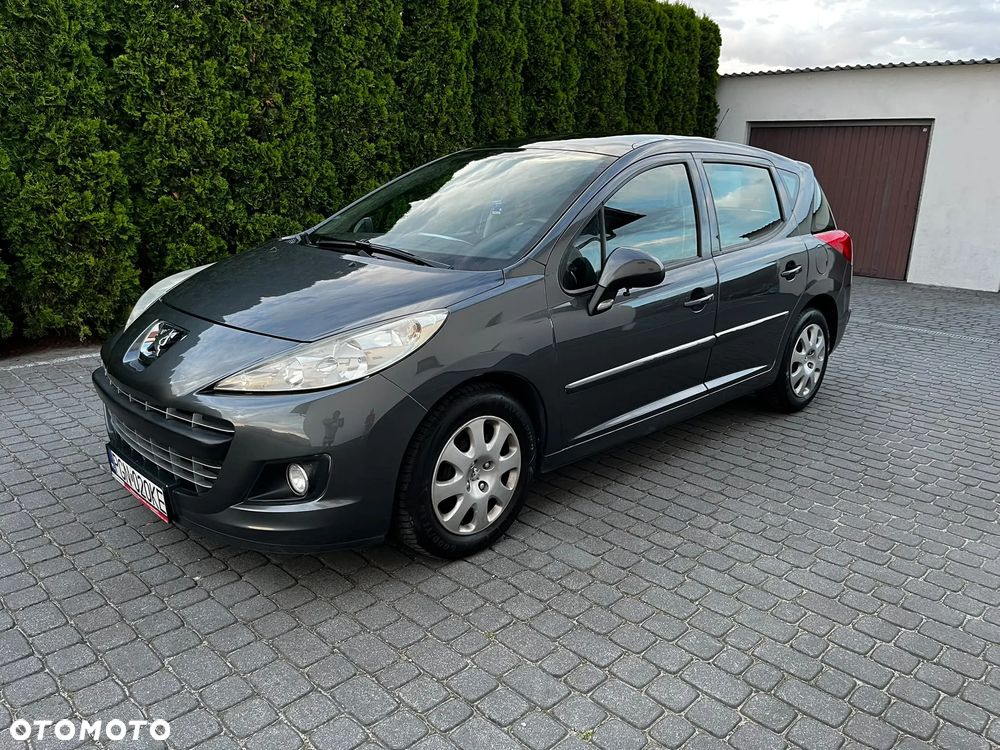 Peugeot 207 - 1
