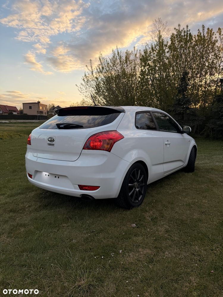 Kia ProCeed 1.4 CVVT Edition 7 - 17