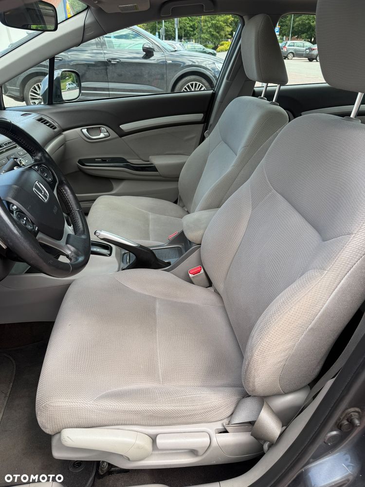 Honda Civic 1.8 Executive - 19