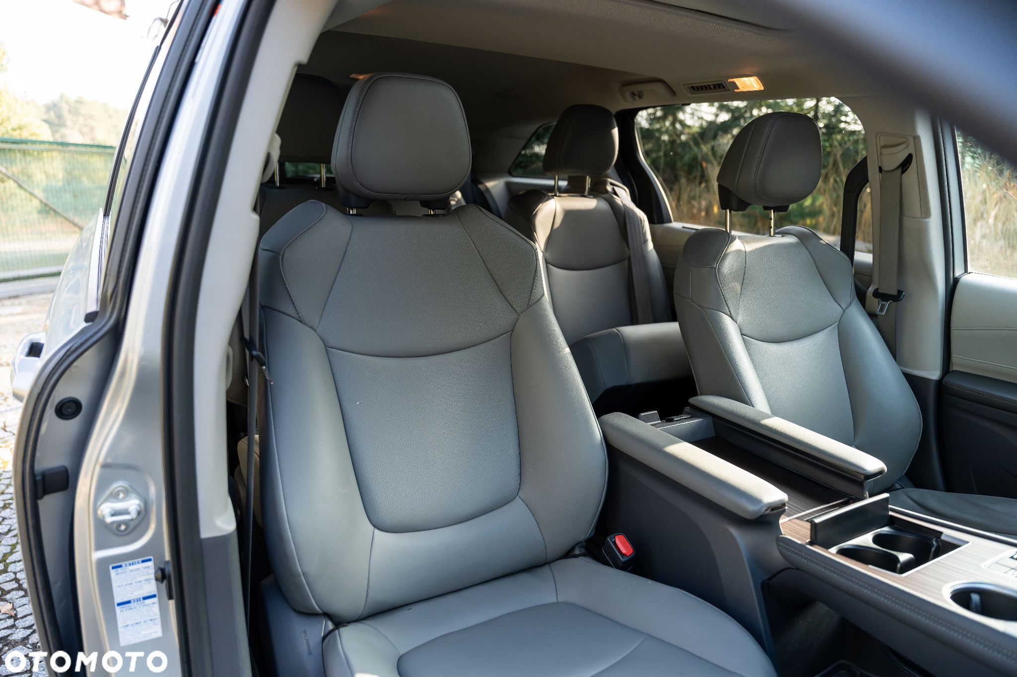 Toyota Sienna - 24