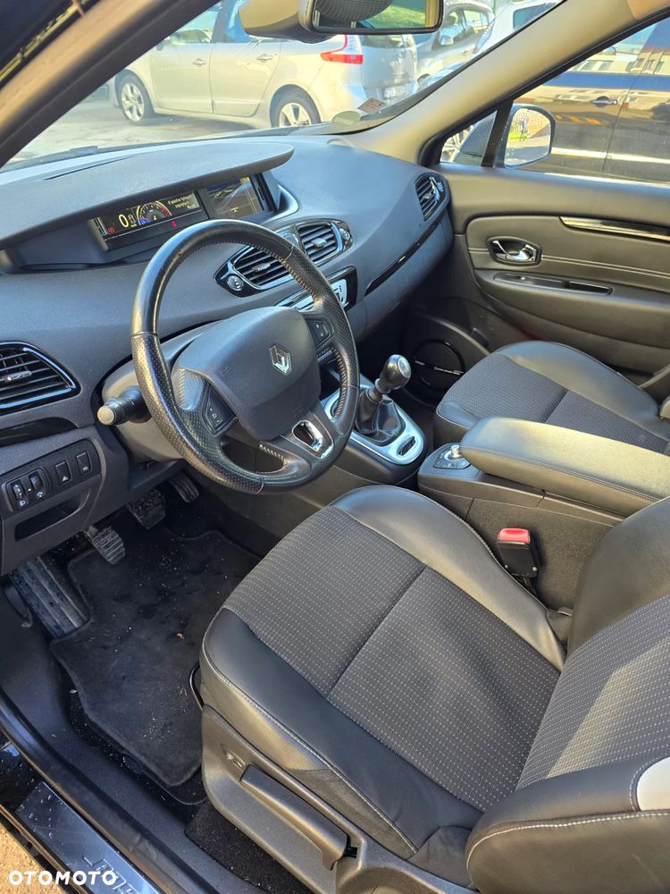 Renault Grand Scenic - 11
