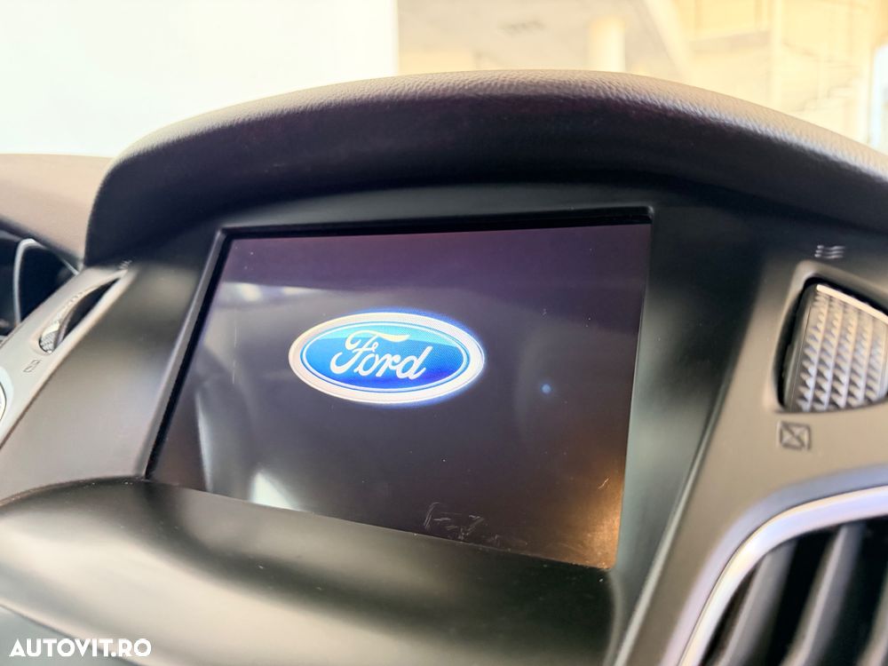 Ford Focus Turnier 1.5 EcoBlue Start-Stopp-System Aut. TITANIUM X - 26