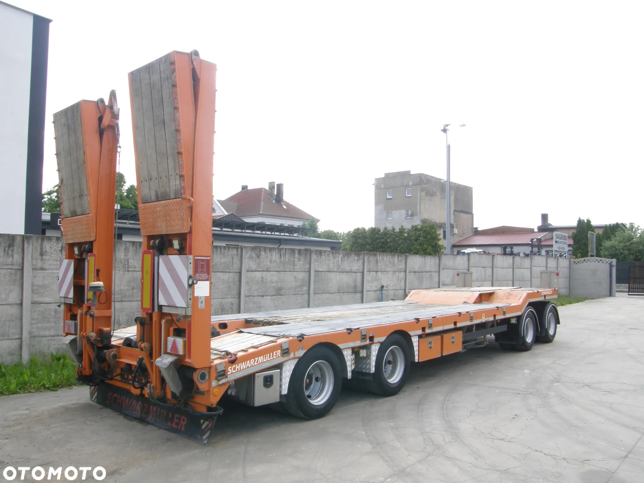 Schwarzmuller T4 2015 4 osiowa przyczepa niskopodwoziowa z Niemiec - 3