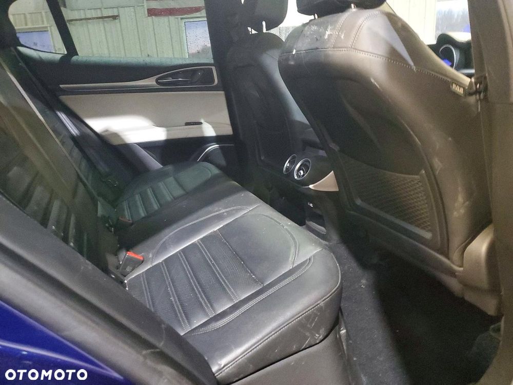 Alfa Romeo Stelvio 2.0 Turbo TI Q4 - 11