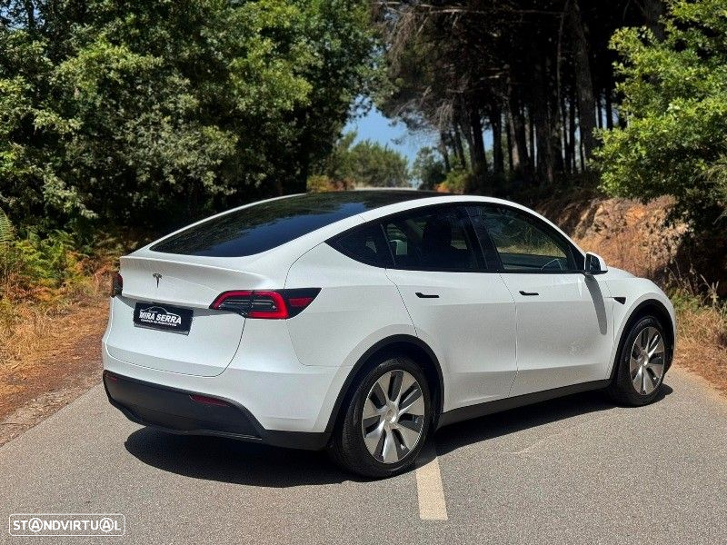 Tesla Model Y RWD - 4