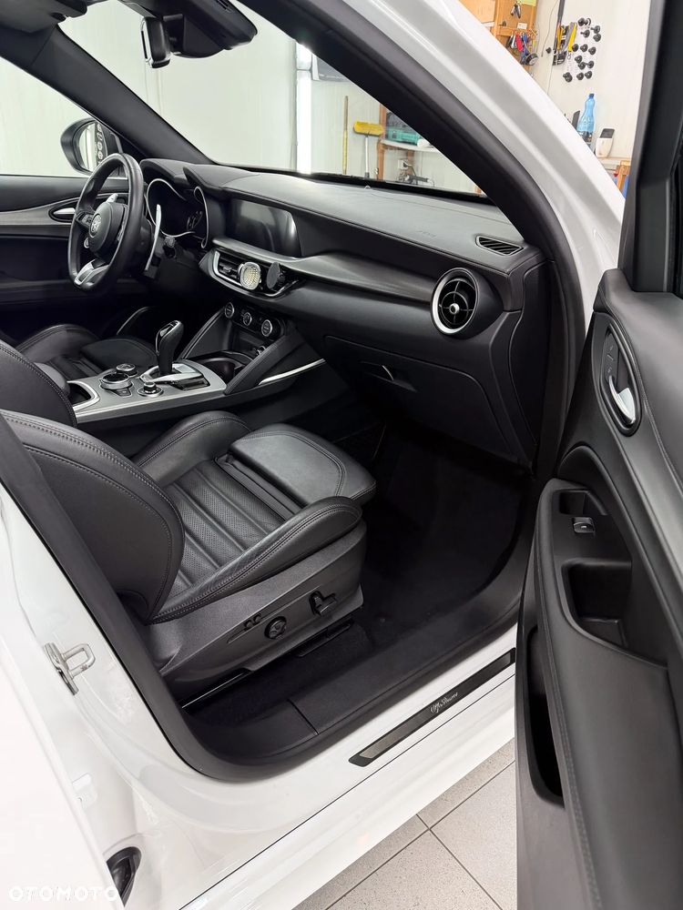 Alfa Romeo Stelvio 2.0 Turbo Veloce Q4 - 14