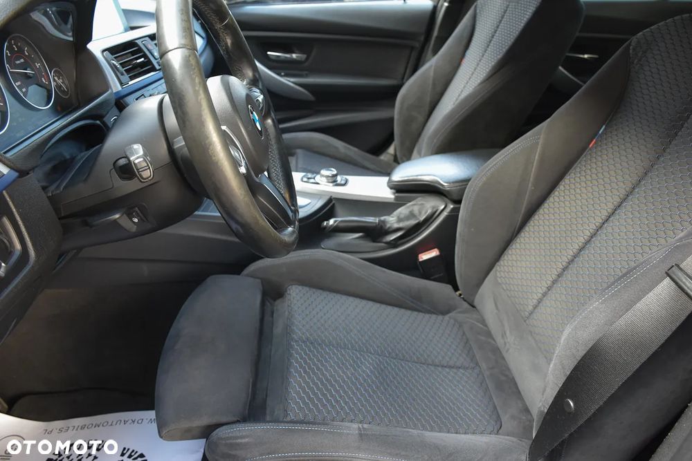 BMW Seria 3 320d DPF Edition Sport - 21