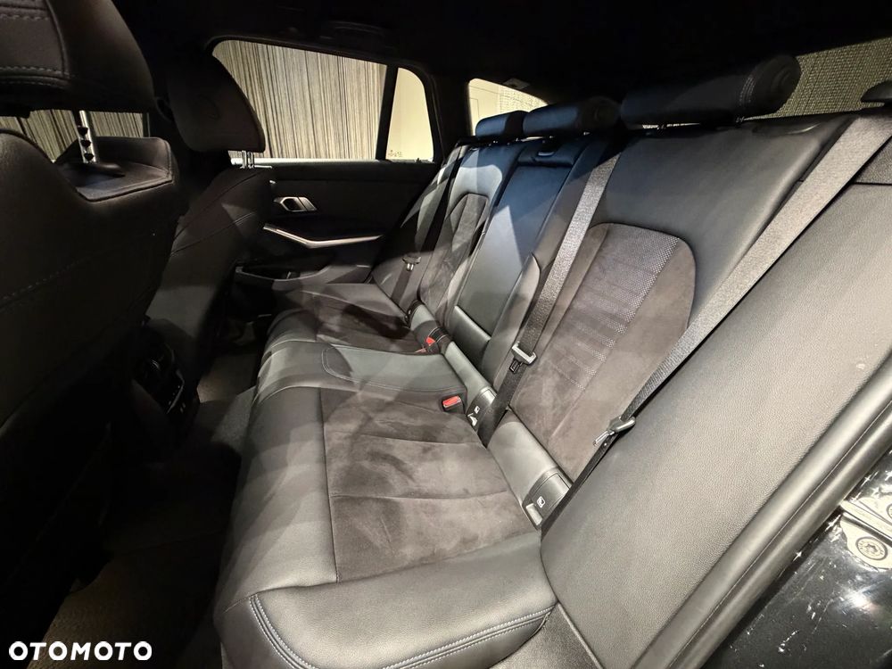 BMW Seria 3 320d xDrive mHEV M Sport - 12