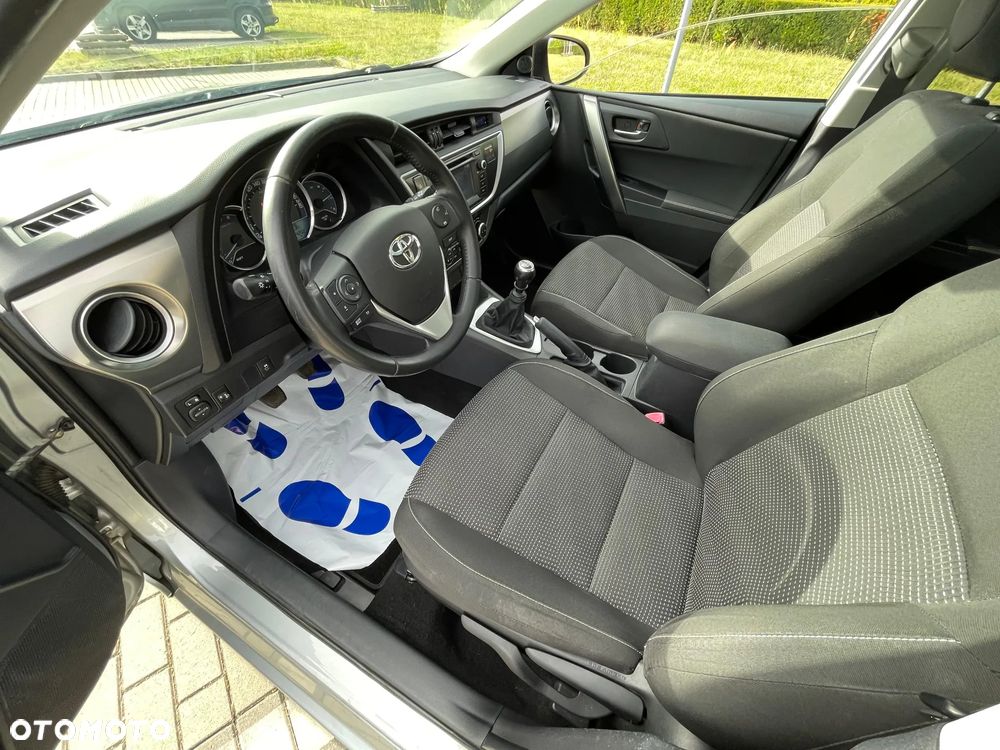 Toyota Auris 1.6 Valvematic Life - 10