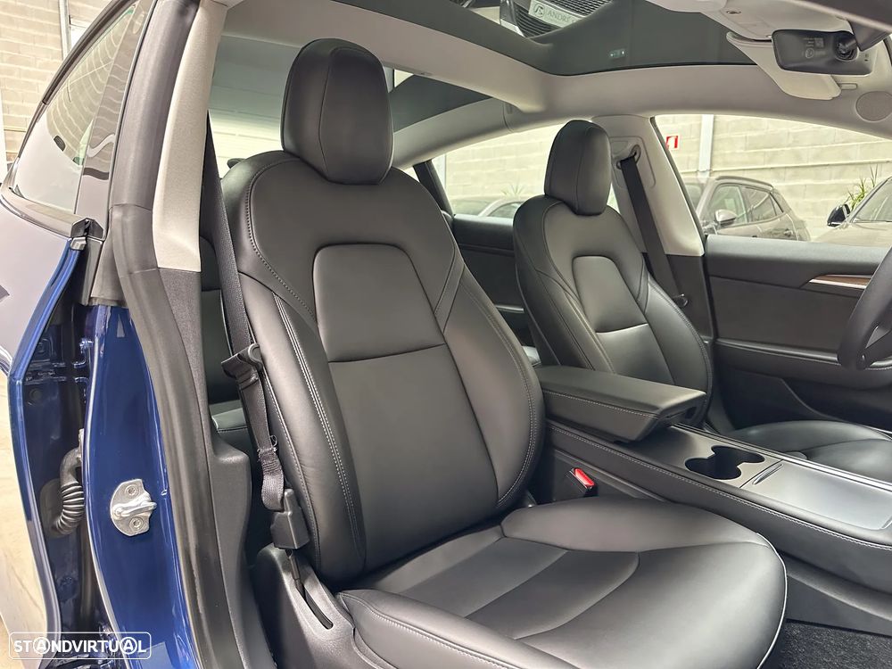 Tesla Model 3 Long-Range Dual Motor AWD - 12