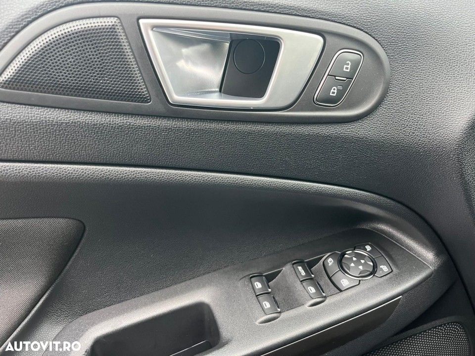 Ford EcoSport - 12