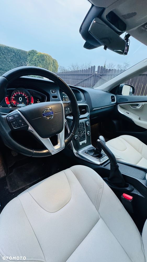 Volvo V40 T3 Momentum - 6