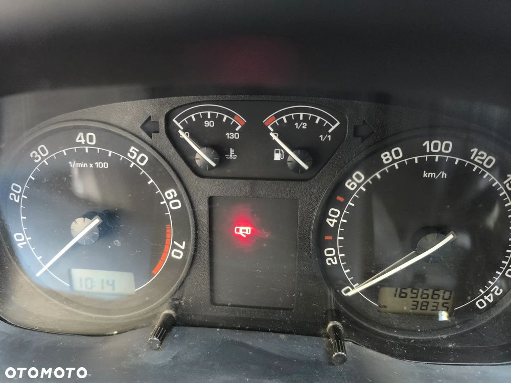 Skoda Octavia 1.6 Tour - 4