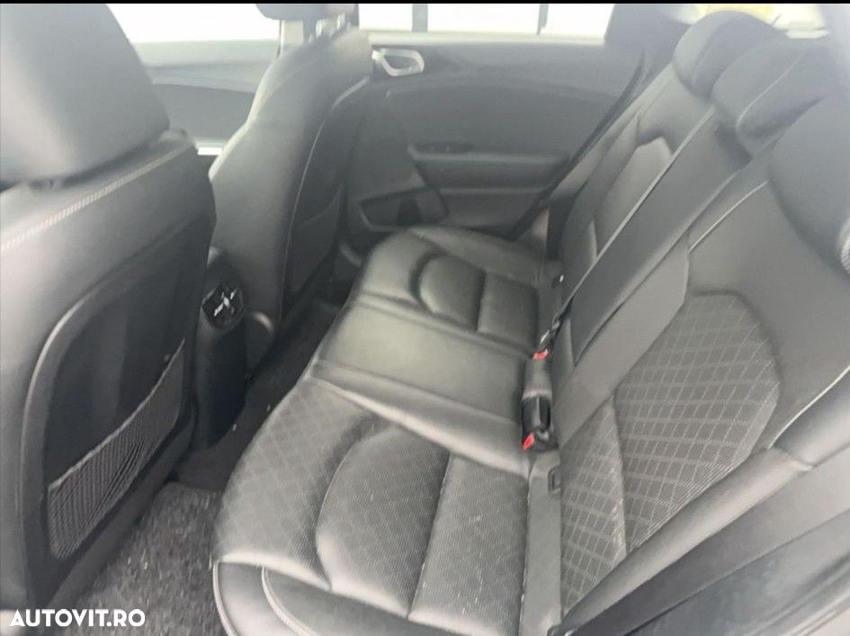 Kia Ceed 1.6 CRDi Eco-Dynamics+ (48V Mild-Hybrid) DCT7 GT Line - 6