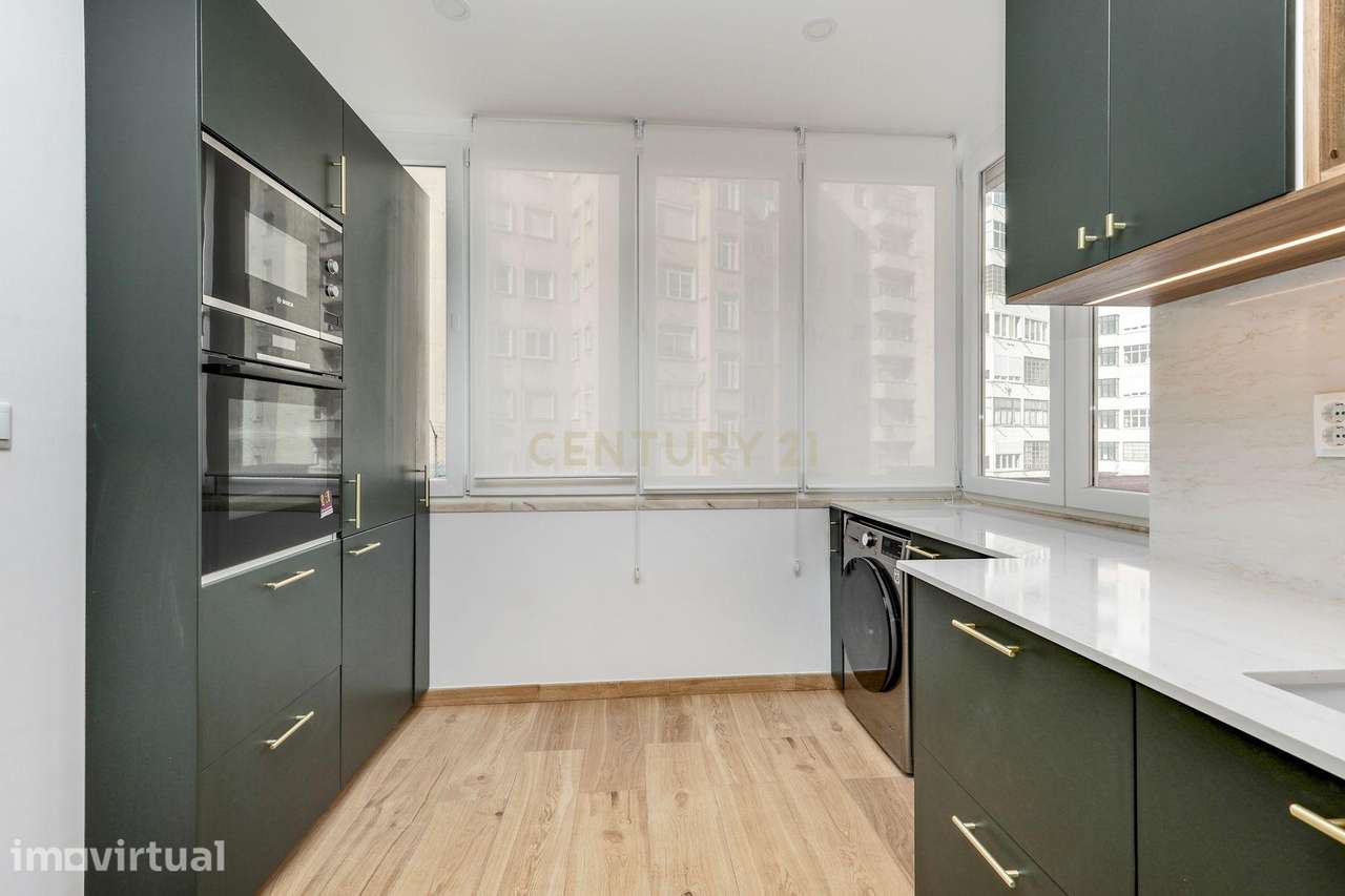 T3 Totalmente Renovado | Alvalade | 110 m² | Varanda | 2 WC - Grande imagem: 5/31