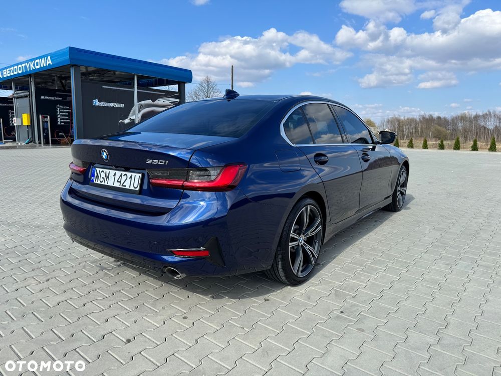 BMW Seria 3 330i M Sport - 4