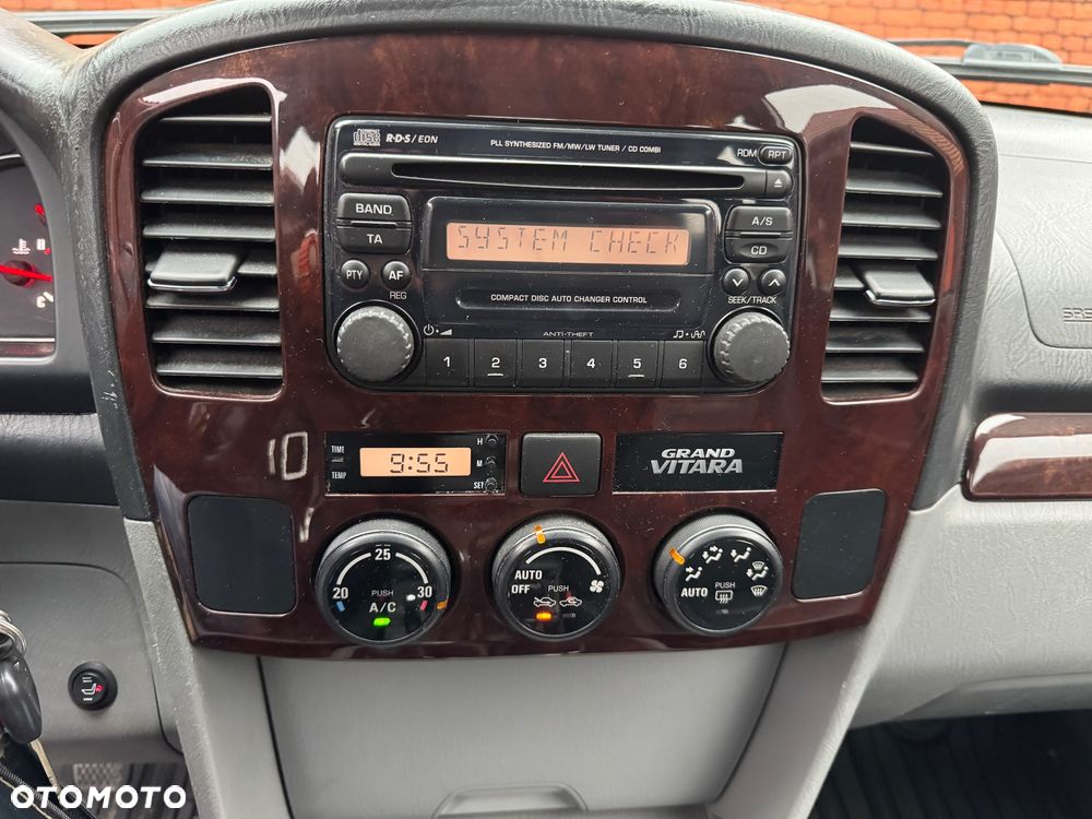 Suzuki Grand Vitara 1.6 Comfort Limited - 25