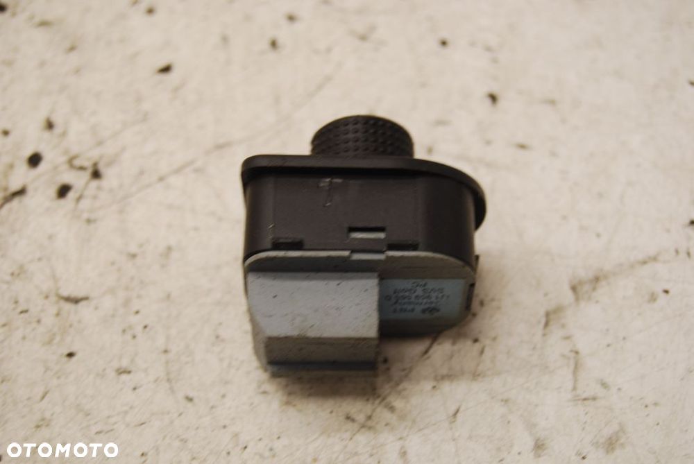 PRZEŁĄCZNIK REGULACJI LUSTEREK 1J1959656D VW GOLF IV BORA PASSAT B5 - 2