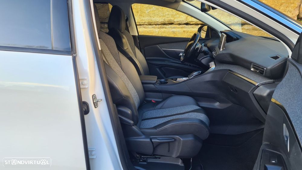 Peugeot 5008 1.5 BlueHDi Allure EAT8 - 37