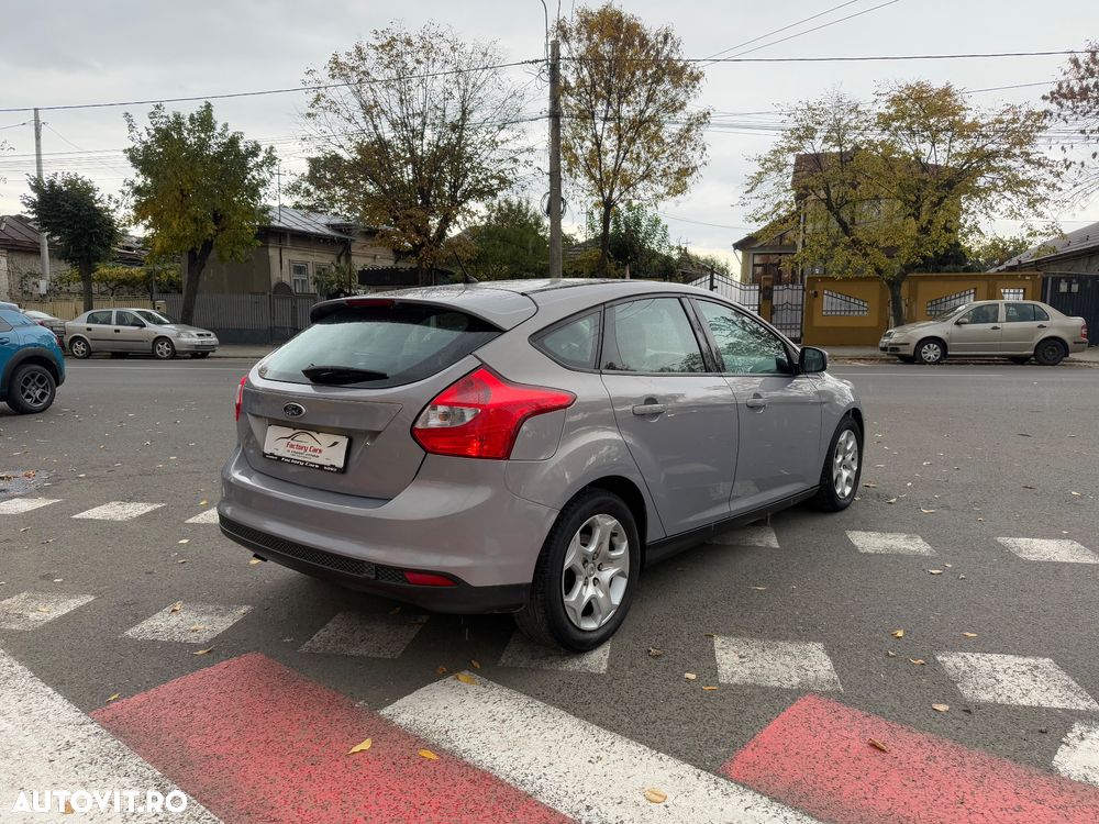 Ford Focus 1.6 TDCI DPF Ambiente - 5
