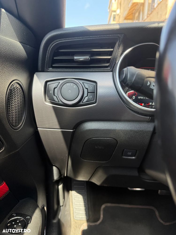 Ford Mustang 5.0 V8 Aut. GT - 32