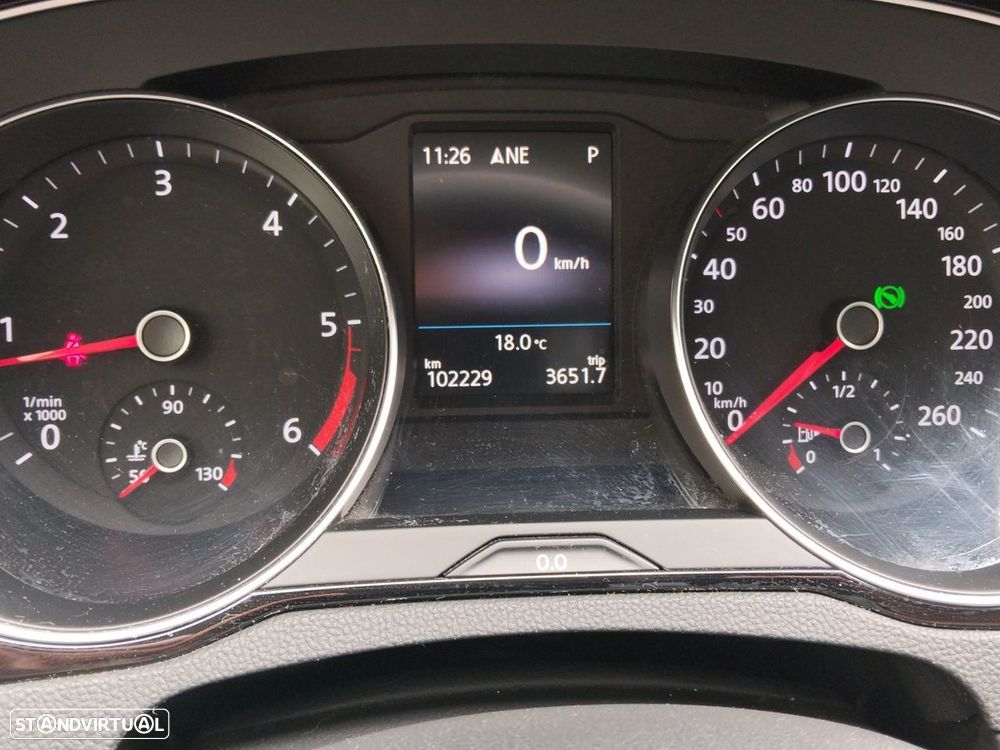 VW Passat Variant 2.0 TDI Confortline DSG - 9