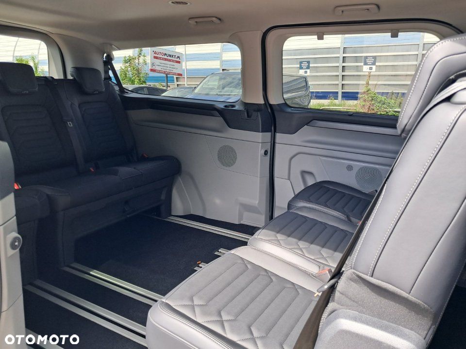 Ford Tourneo Custom - 13