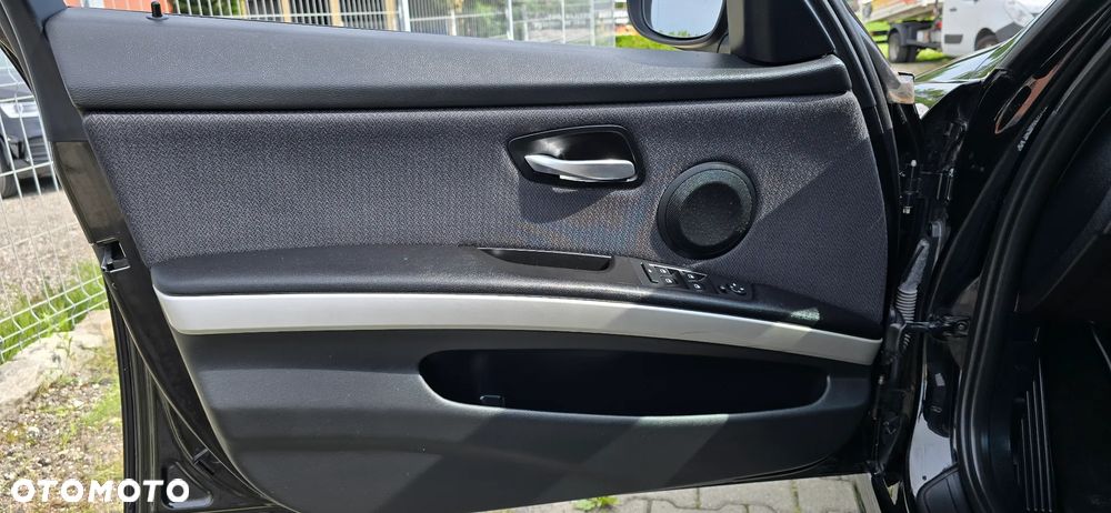 BMW Seria 3 - 12