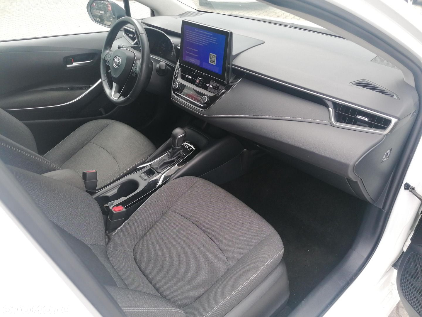 Toyota Corolla 1.8 Hybrid Comfort - 9