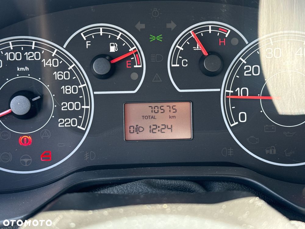 Fiat Grande Punto - 15