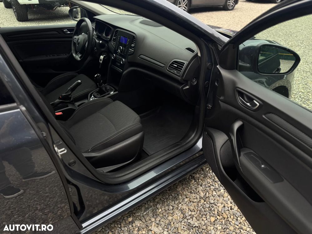 Renault Megane TCe Business - 10