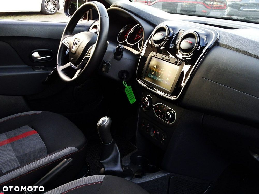 Dacia Logan TCe 90 S&S Stepway Celebration - 18