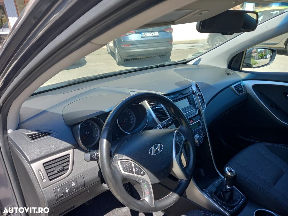 Hyundai i30 blue 1.6 CRDi Style - 10