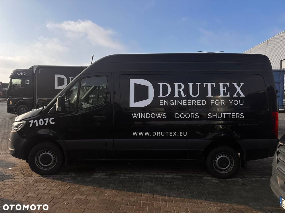 Mercedes-Benz Sprinter 319 CDI - 1