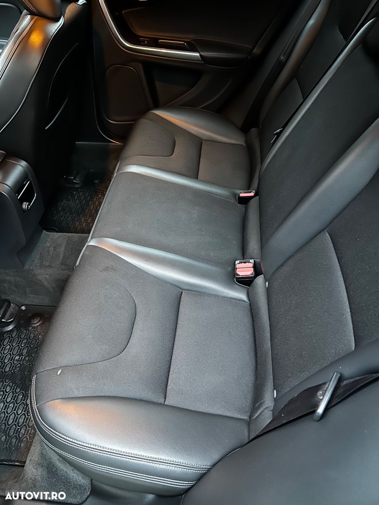 Volvo V60 Cross Country D3 Geartronic Summum - 7