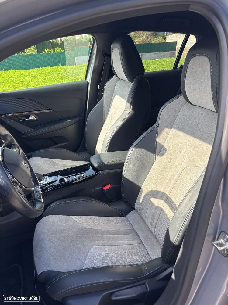 Peugeot e-208 GT - 8