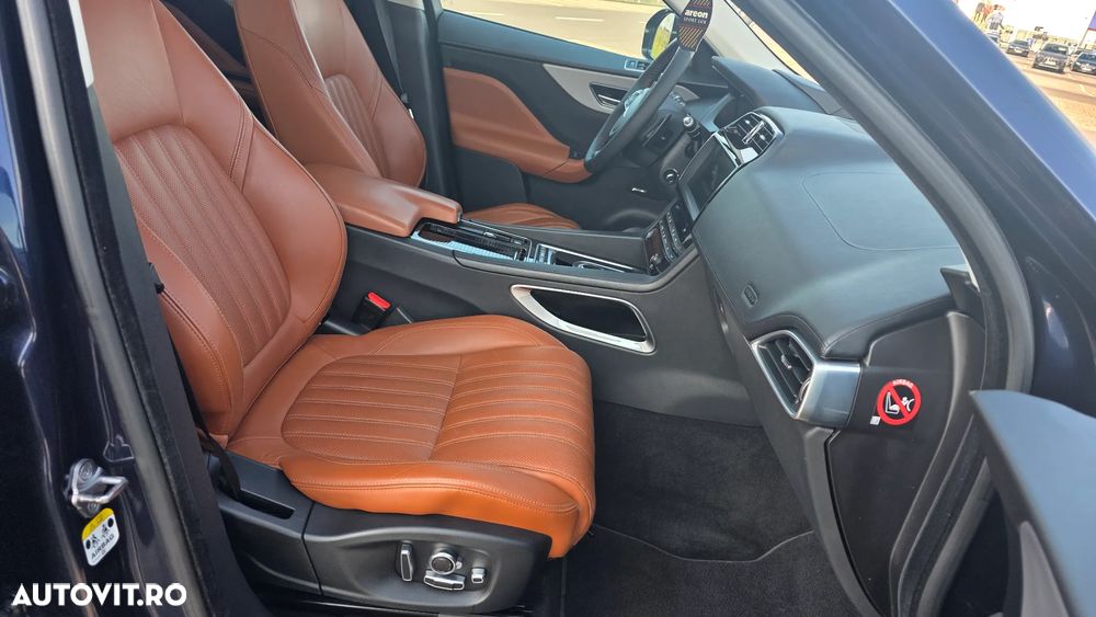 Jaguar F-Pace D300 AWD - 25