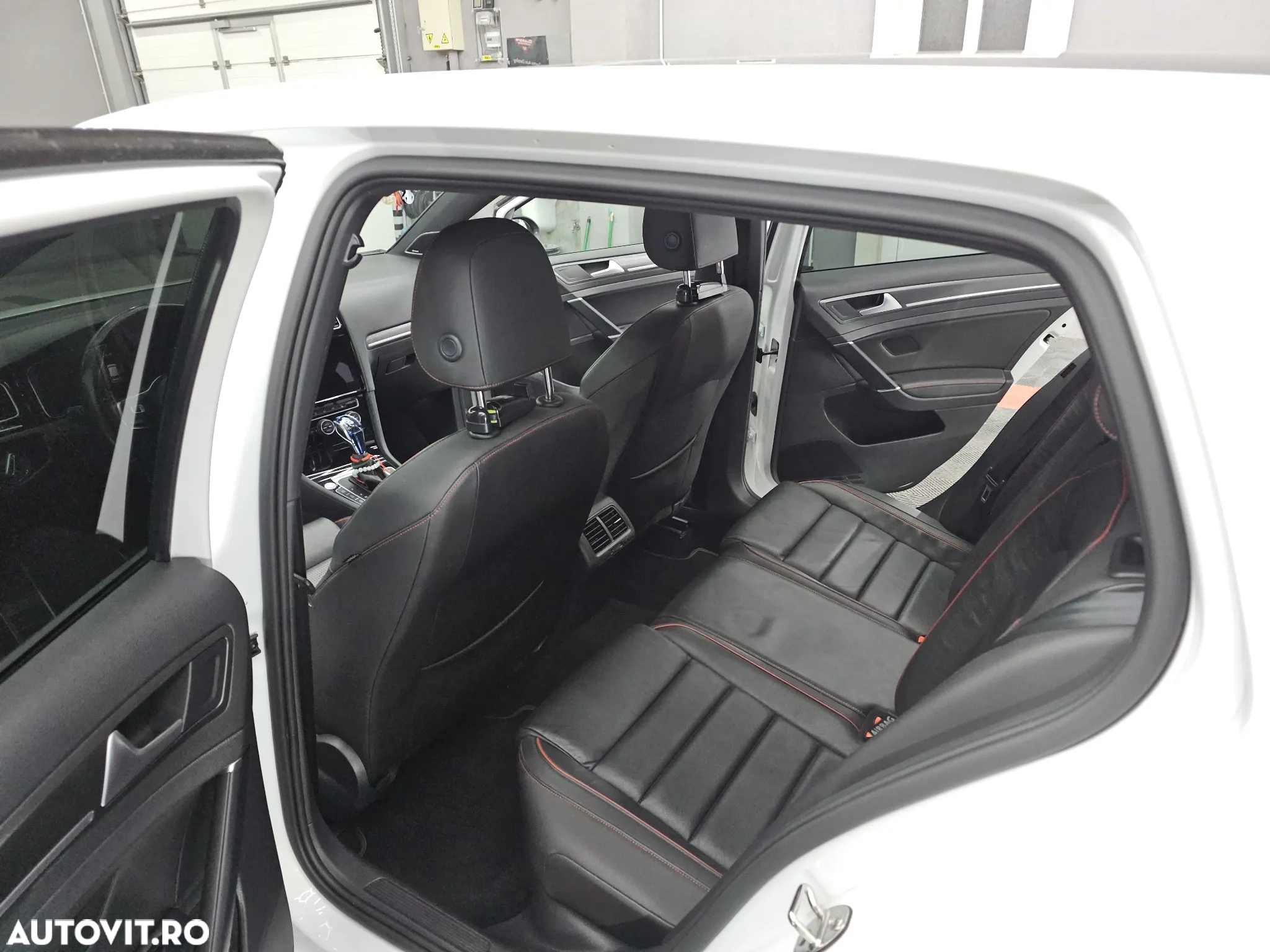 Volkswagen Golf GTI TCR 2.0 TSI OPF DSG - 11