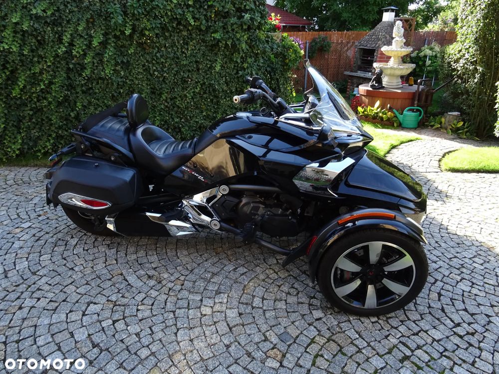 Can-Am Spyder - 25