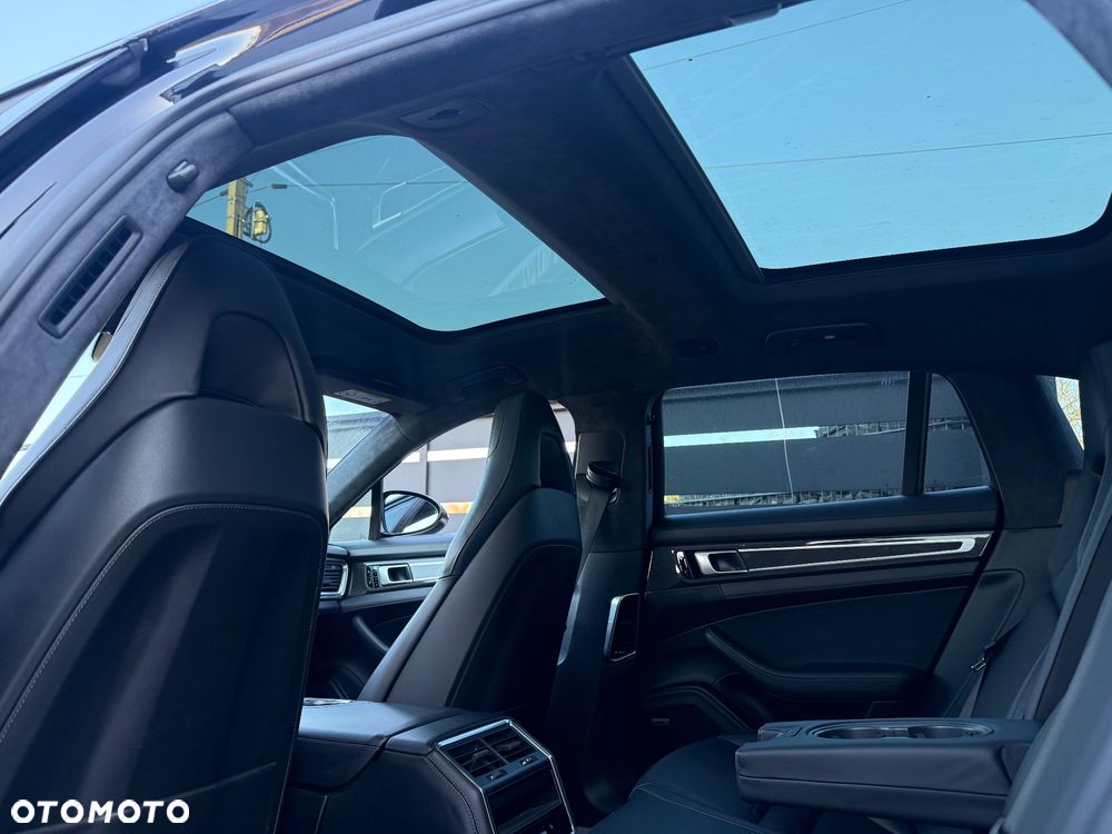 Porsche Panamera Turbo - 11