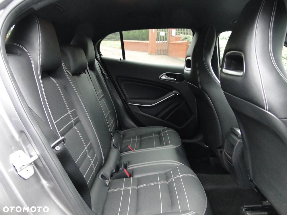 Mercedes-Benz GLA 250 4-Matic - 30