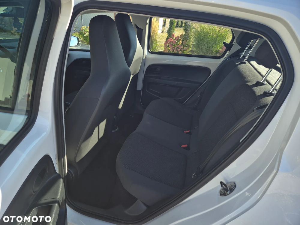 Volkswagen up! 1.0 move Perfectline - 15