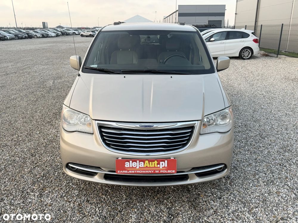 Chrysler Town & Country 3.6 Limited - 10
