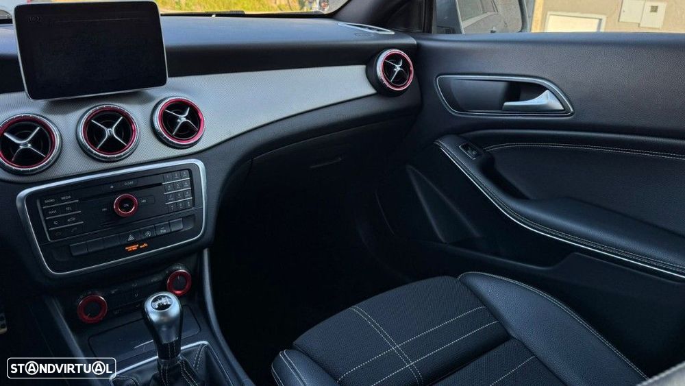 Mercedes-Benz CLA 200 d Shooting Brake Urban - 14