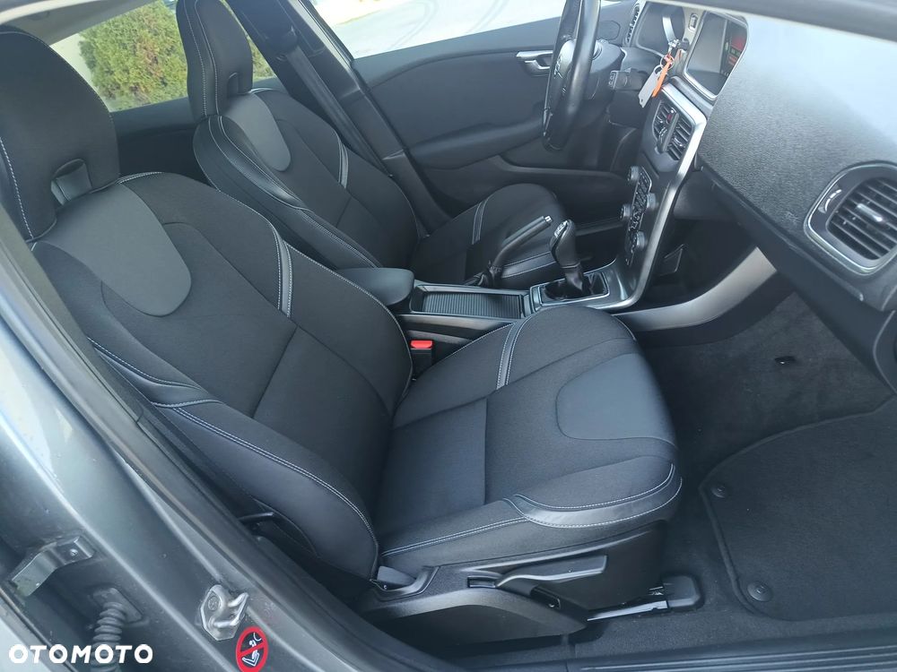 Volvo V40 D3 - 19