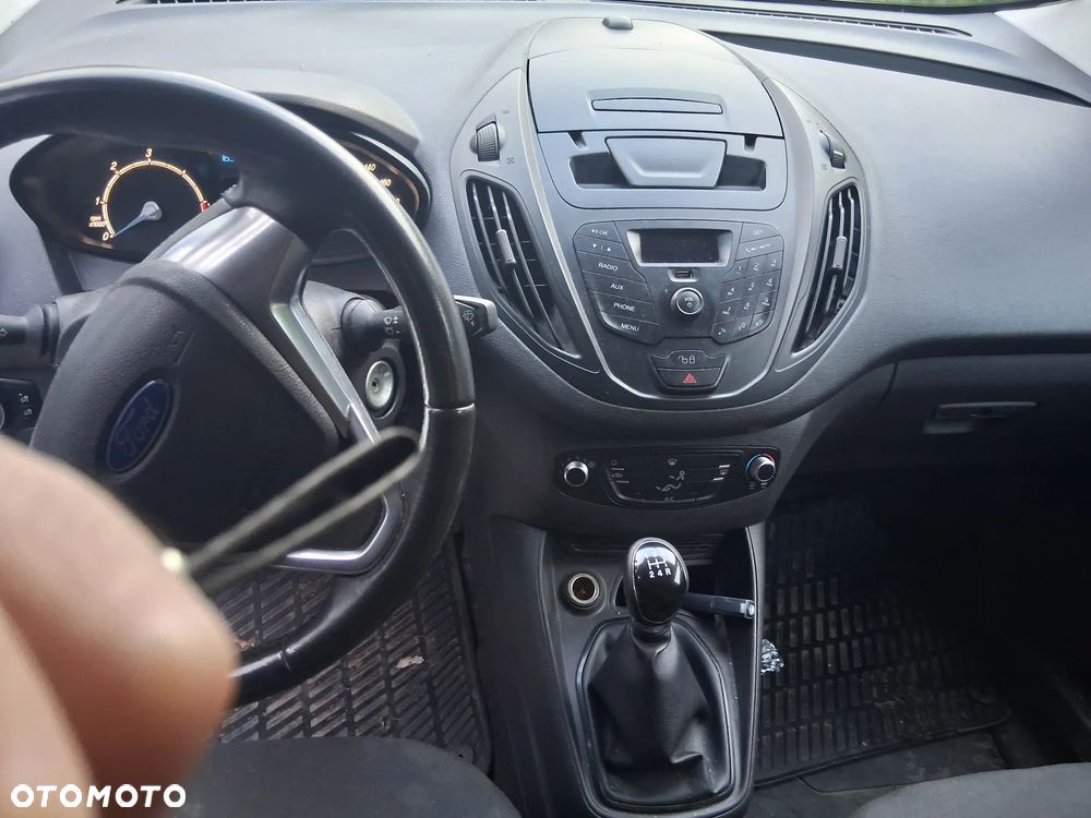 Ford Transit courier - 8
