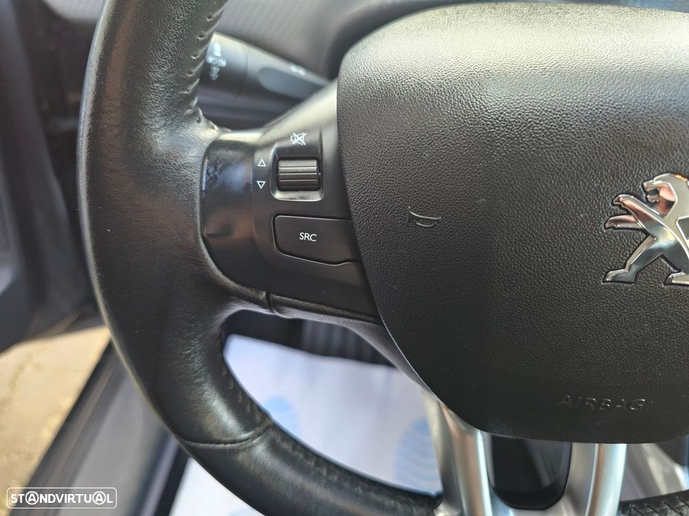 Peugeot 2008 1.2 PureTech Active - 23