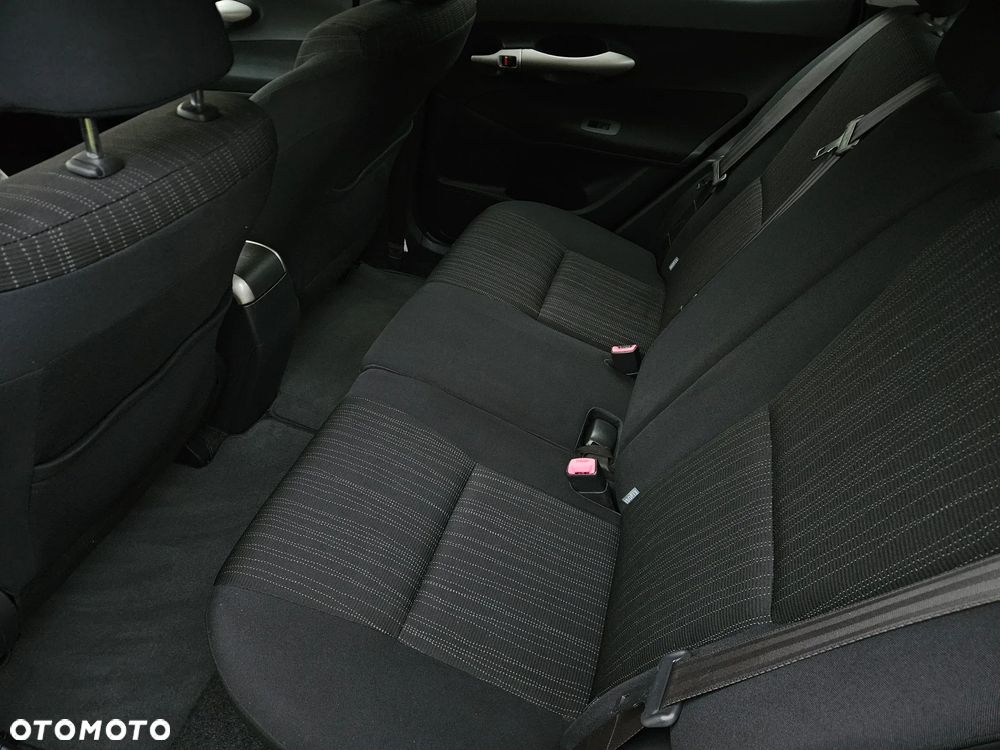 Toyota Auris 1.6 VVT-i Executive - 29